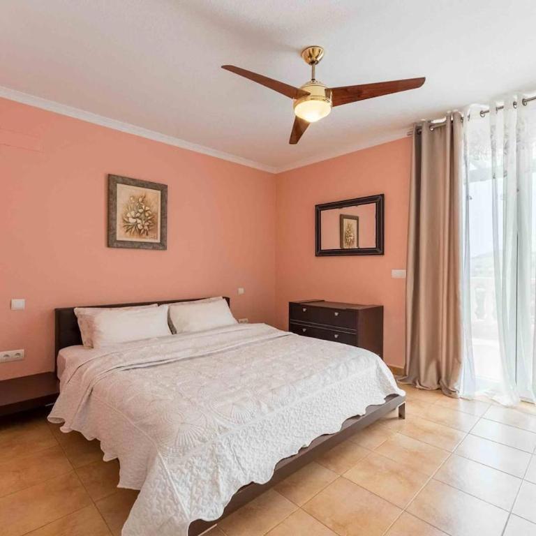 4 Bedroom Villa with Jacuzzi, heated Swimmingpool, front Ocean and view ! - Villa - 22