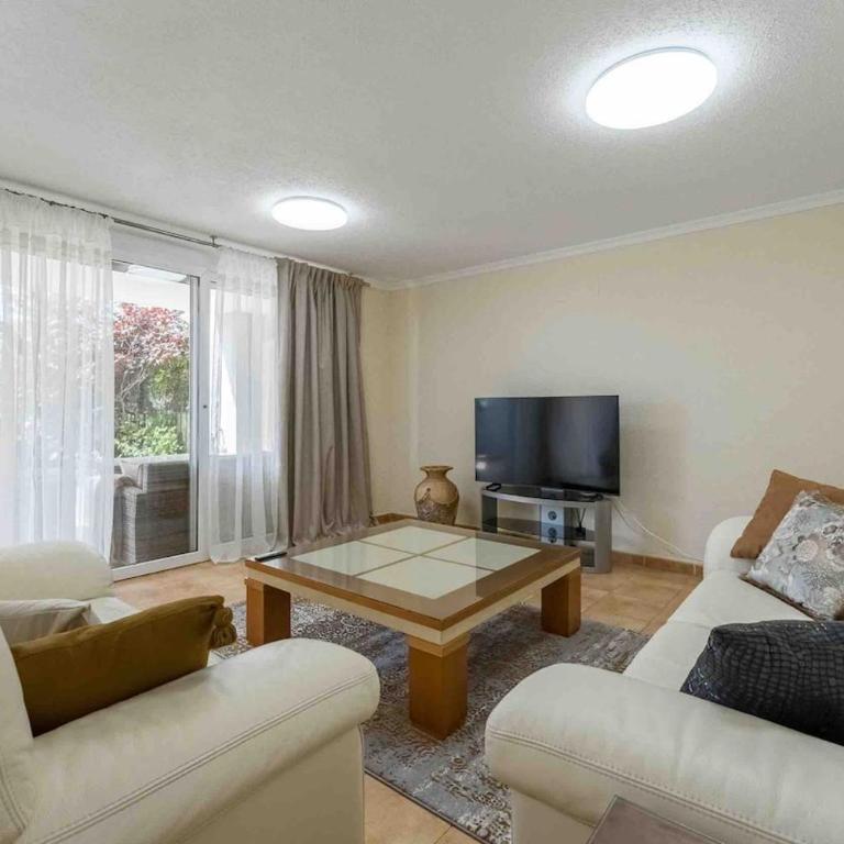4 Bedroom Villa with Jacuzzi, heated Swimmingpool, front Ocean and view ! - Villa - 24