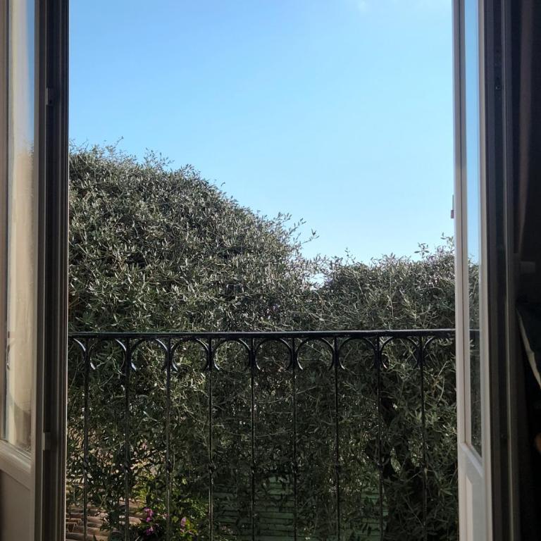 Proche centre ville, GIP ASFO, vue sur le jardin - Apartamento de 1 dormitorio - 3
