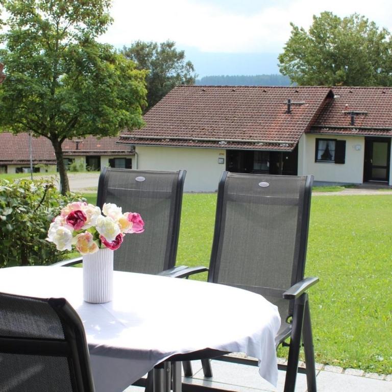 Ferienhaus Nr 67, Kategorie Komfort, Feriendorf Hochbergle, Allgäu - Ferienhaus - 1