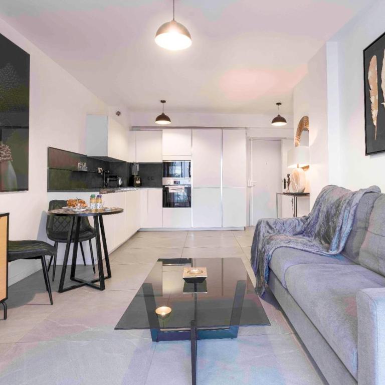 BEAUTIFUL 1 - BR APARTMENT - Next To Rue Antibes - Apartment - 15
