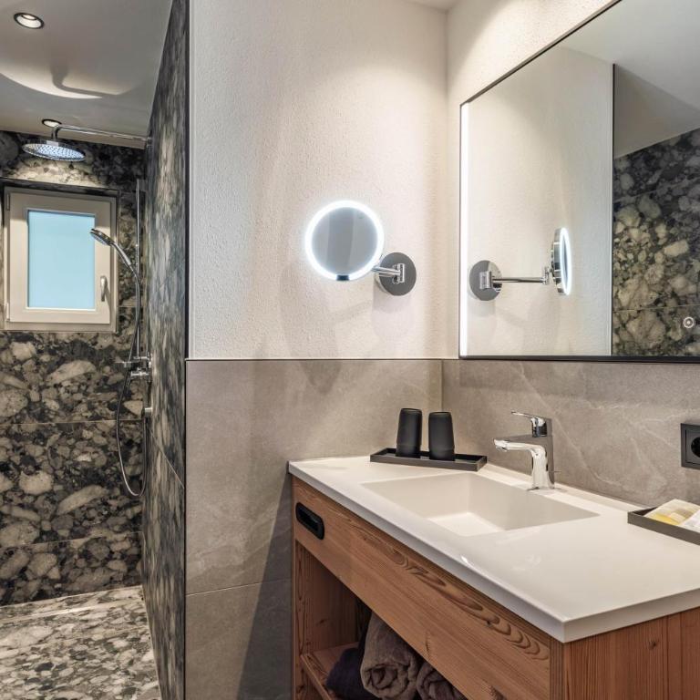 Montana Apartments Mayrhofen - Apartment mit 1 Schlafzimmer und Balkon - 4