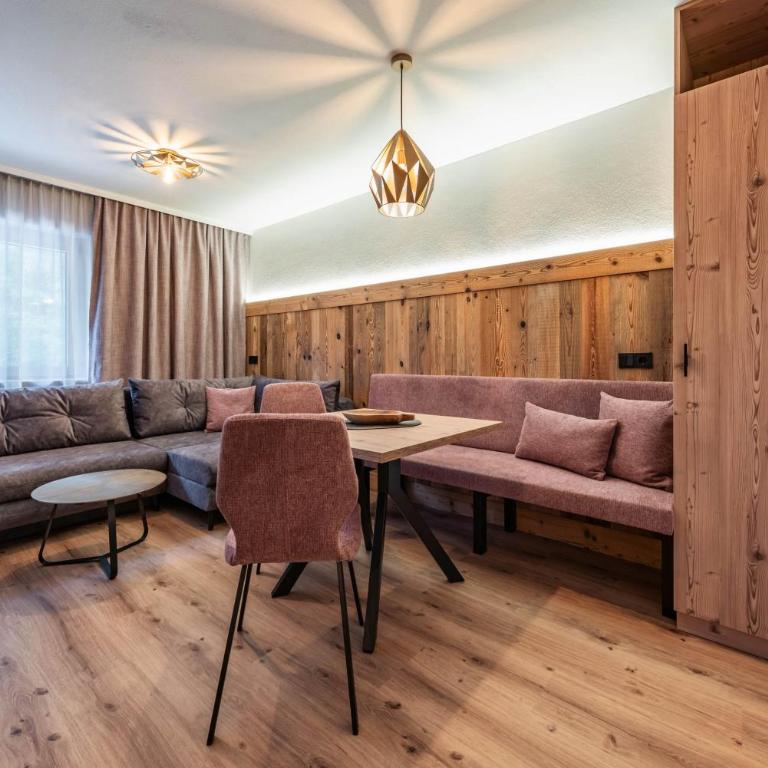 Montana Apartments Mayrhofen - Apartment mit 1 Schlafzimmer und Balkon - 1