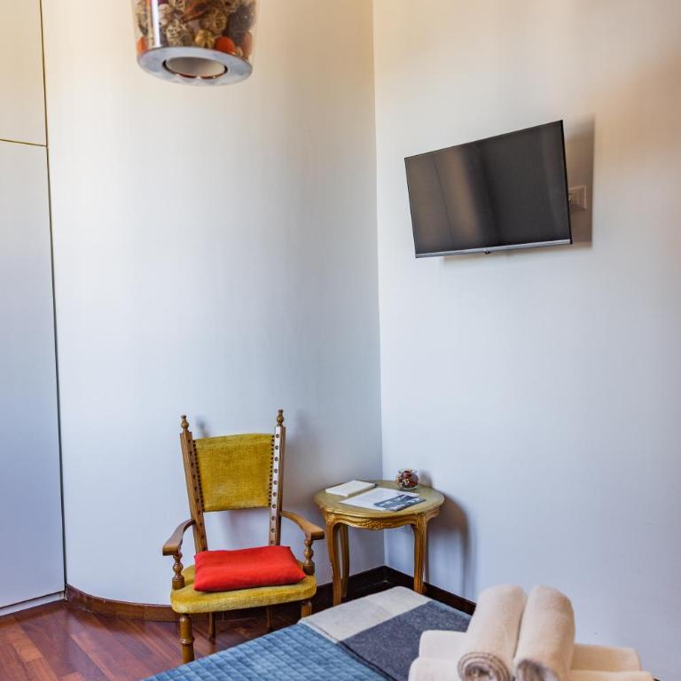 Affittacamere Dalla Patagonia - Two-Bedroom Suite with Private External bathroom - 12