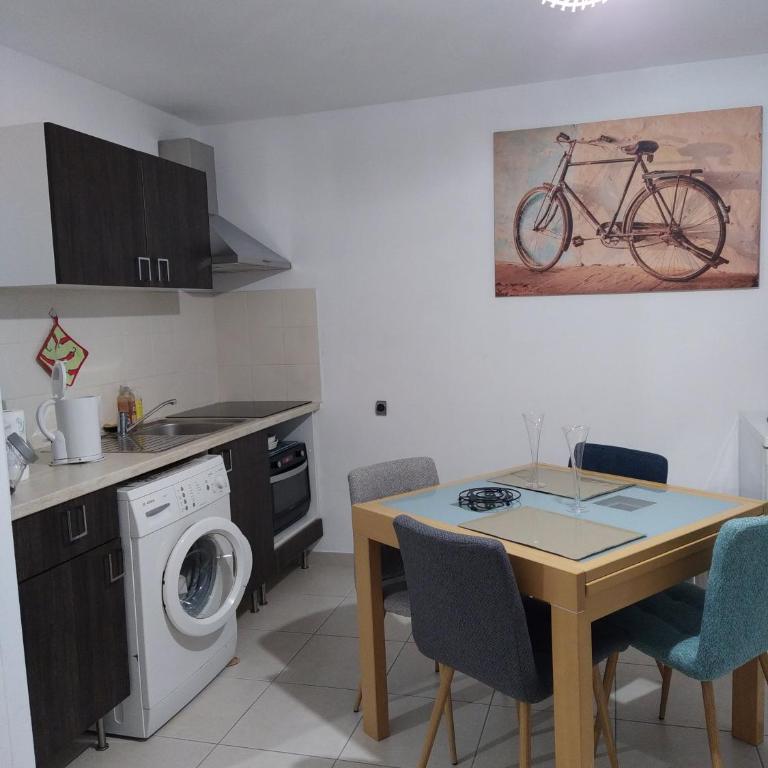 studio rdc avec terrasse et parking privé - Studio - Accessible aux Personnes à Mobilité Réduite - 25