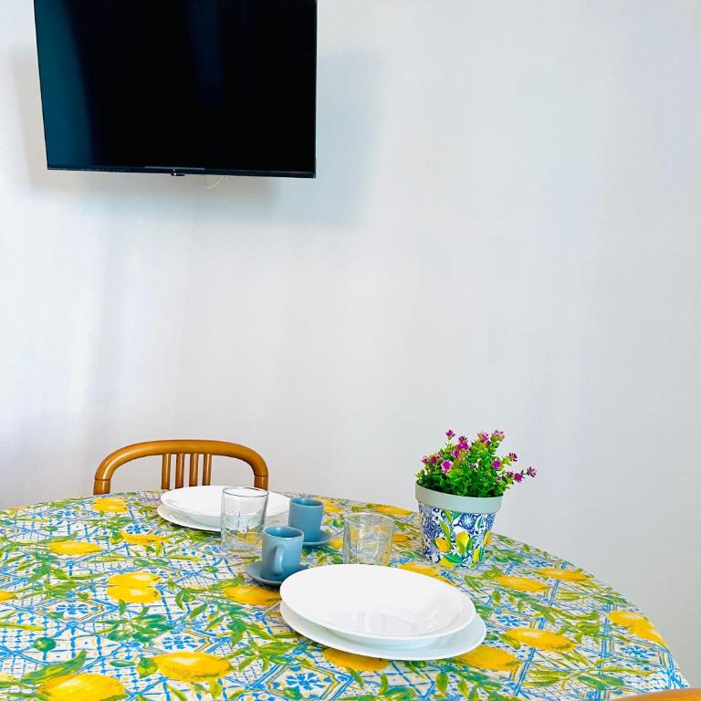 Michelle Holiday House - Two-Bedroom Apartment - 12