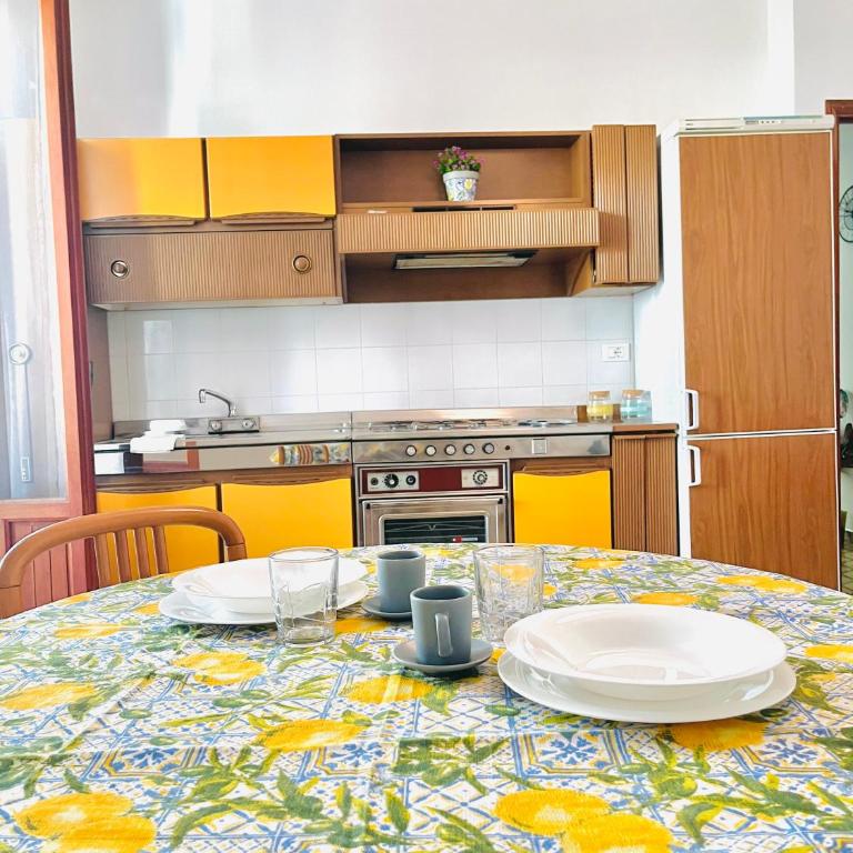 Michelle Holiday House - Two-Bedroom Apartment - 10