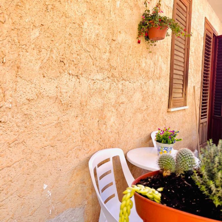 Michelle Holiday House - Two-Bedroom Apartment - 14