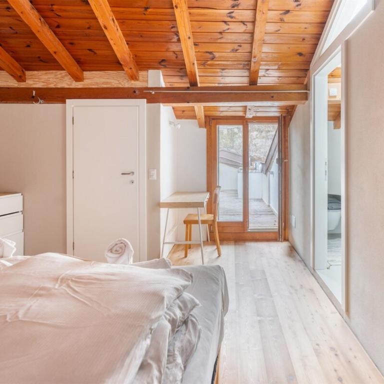 Casa Claudia, stylish & spacious - Three-Bedroom Apartment with Balcony - 13