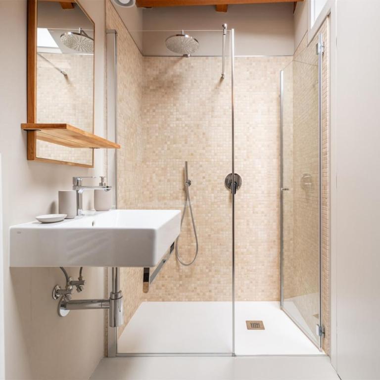 Casa Claudia, stylish & spacious - Three-Bedroom Apartment with Balcony - 16