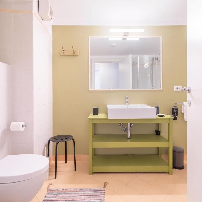 Casa Claudia, stylish & spacious - Three-Bedroom Apartment with Balcony - 7