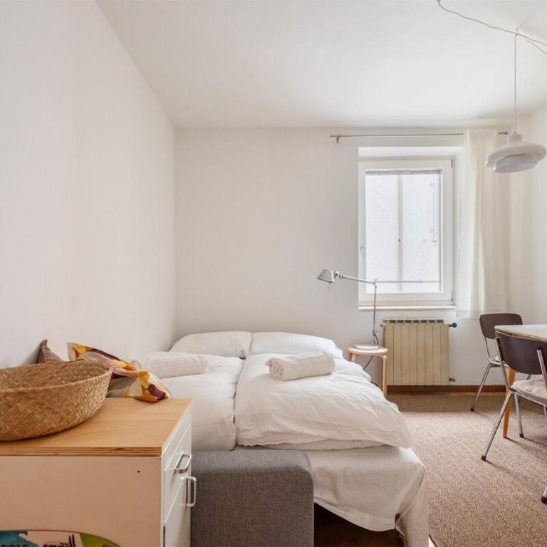 Casa Claudia, stylish & spacious - Three-Bedroom Apartment with Balcony - 18