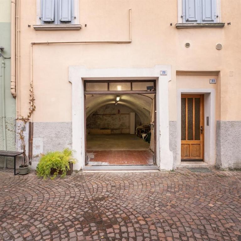 Casa Claudia, stylish & spacious - Three-Bedroom Apartment with Balcony - 30