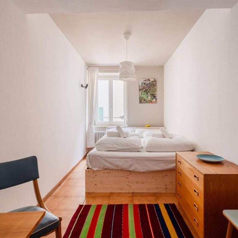 Casa Claudia, stylish & spacious - Three-Bedroom Apartment with Balcony - 24