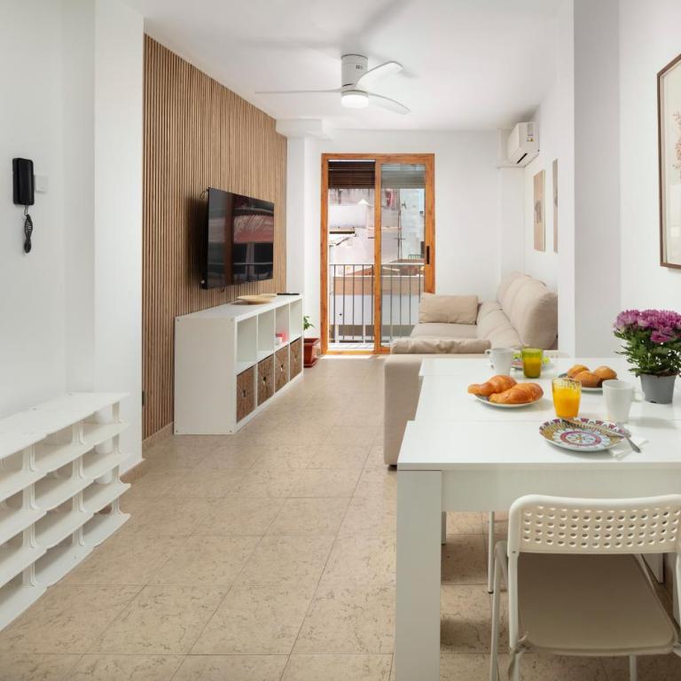 Cosy Apartment in Las Lagunas - Sleeps 4 - Two-Bedroom Apartment - 2