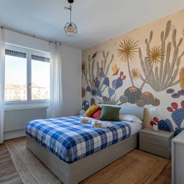 Cozy Apt - Close to City Center and Train Station - Two-Bedroom Apartment - 17