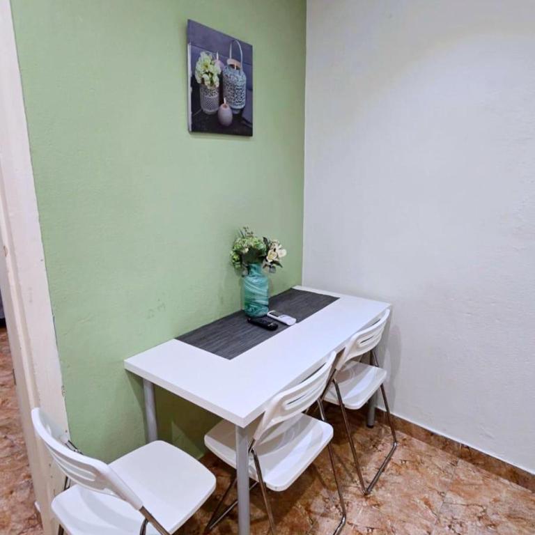 Apartamentos EconoStay Sol - Studio with Balcony - 4