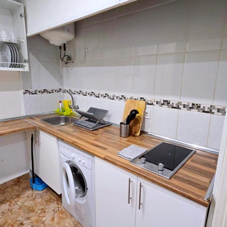 Apartamentos EconoStay Sol - Studio with Balcony - 5