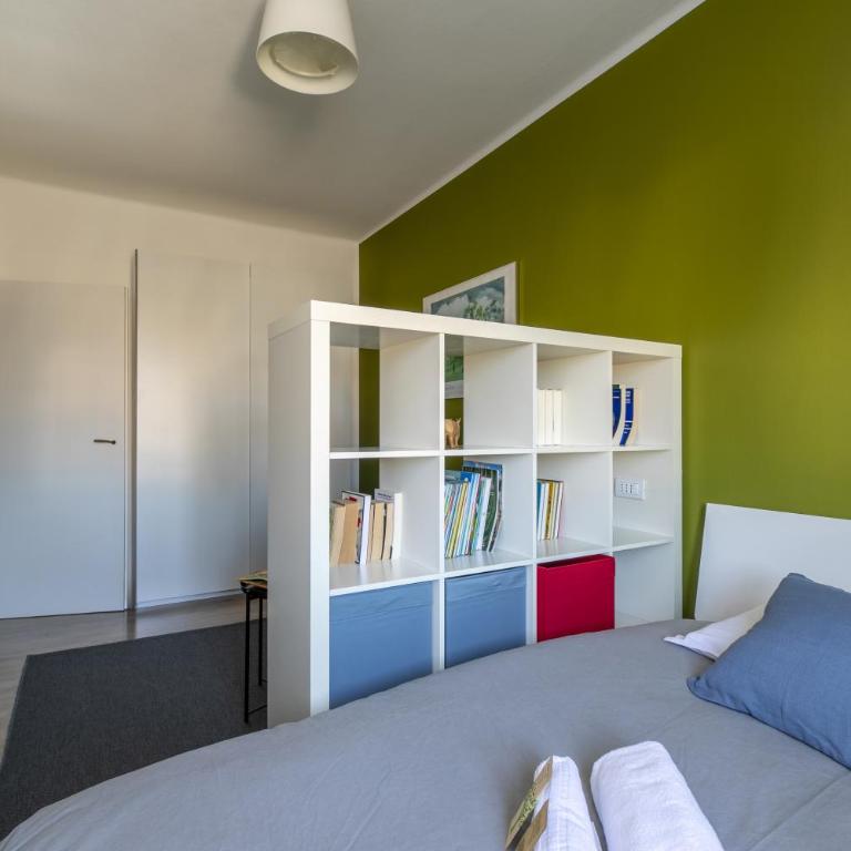 Cozy Apt - Close to City Center and Train Station - Two-Bedroom Apartment - 16