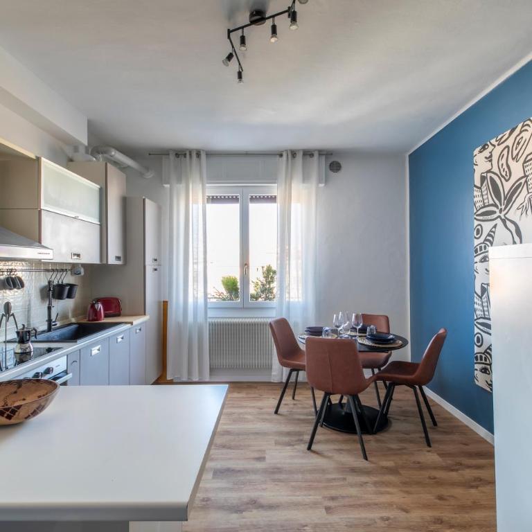 Cozy Apt - Close to City Center and Train Station - Two-Bedroom Apartment - 1
