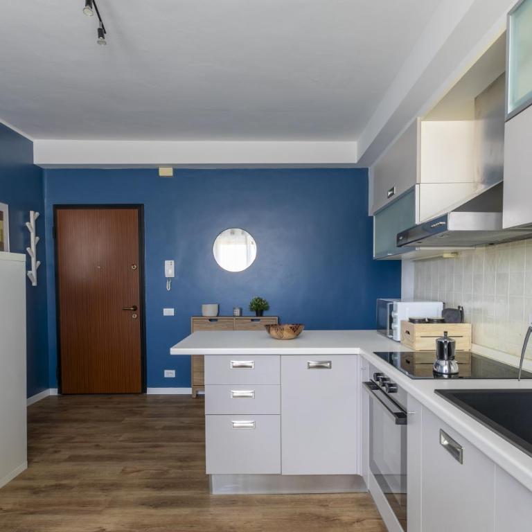 Cozy Apt - Close to City Center and Train Station - Two-Bedroom Apartment - 3