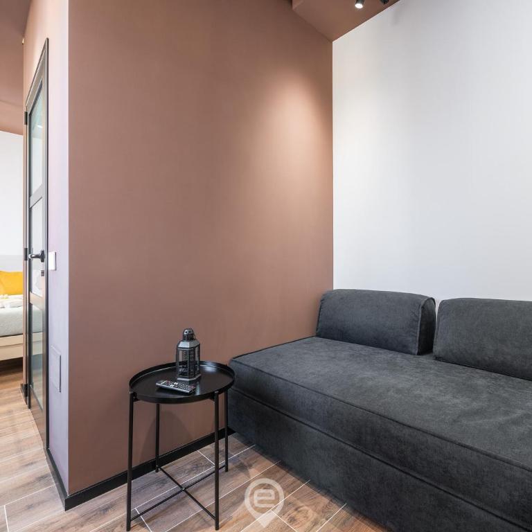 Studio Noir - One-Bedroom Apartment - 13