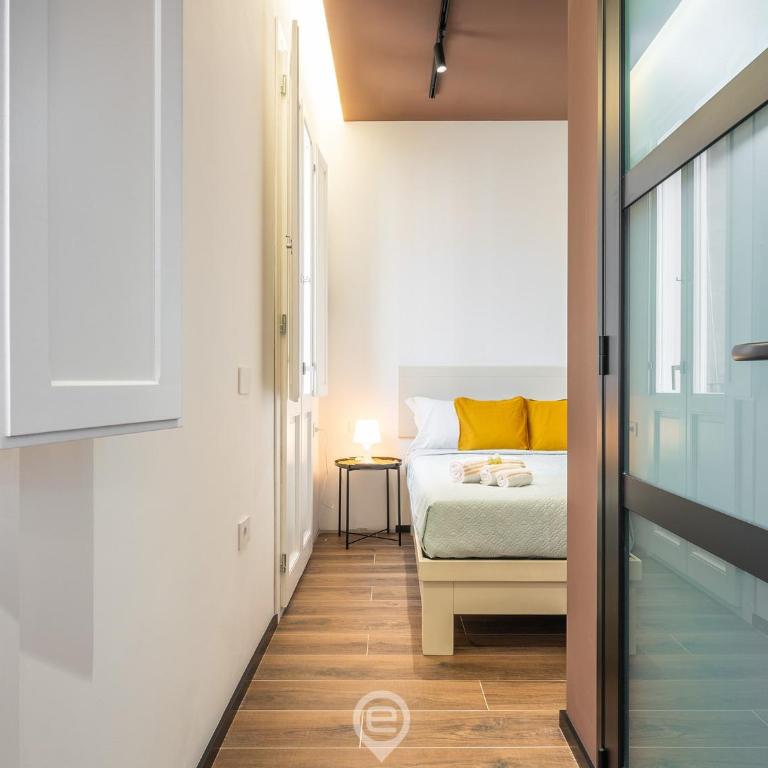 Studio Noir - One-Bedroom Apartment - 18