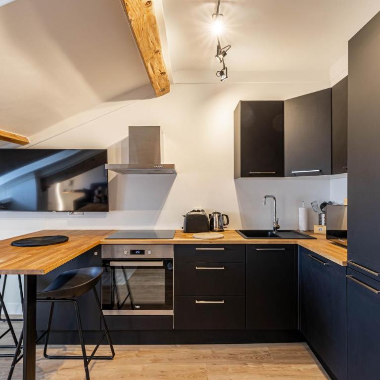5 CARNOT - Beautiful apartment, 4 people, 150m from Palais des Festivals - One-Bedroom Apartment - 4