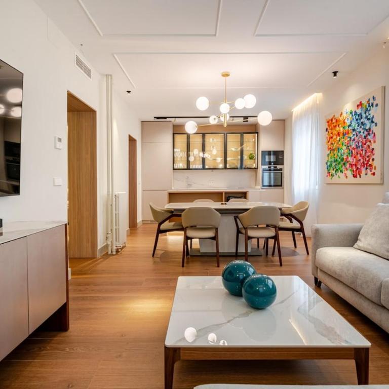 Luxury & Exclusive Apartment Salamanca 10 pax - Apartment - 1