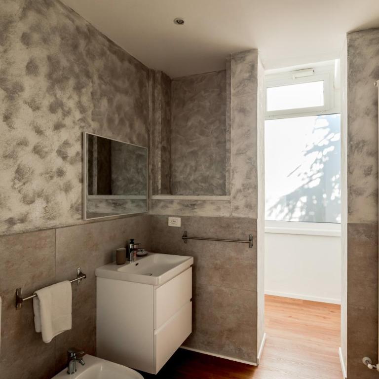 GuestHost - Padova living Experience - Diamante Apartment, Rubino Room and Smeraldo Room with shared refreshment area - Standard Double Room - 1
