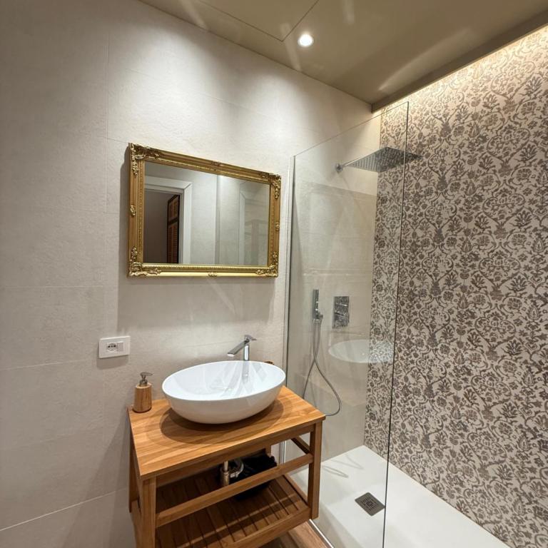 La Maison Coloniale Suite e Zona Wellness free - Deluxe King Room - 4