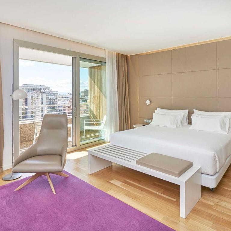 NH Collection Madrid Eurobuilding - Habitación Doble Premium con vistas, terraza y acceso al salón de la planta VIP - 1 o 2 camas - 1