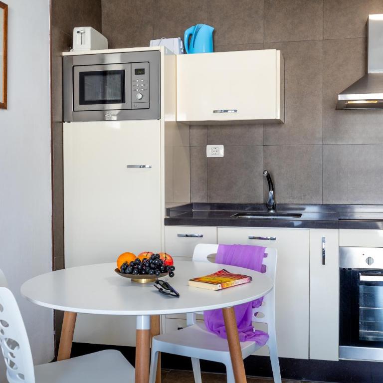 Fantastic studio beach front - Twin/Double - 6
