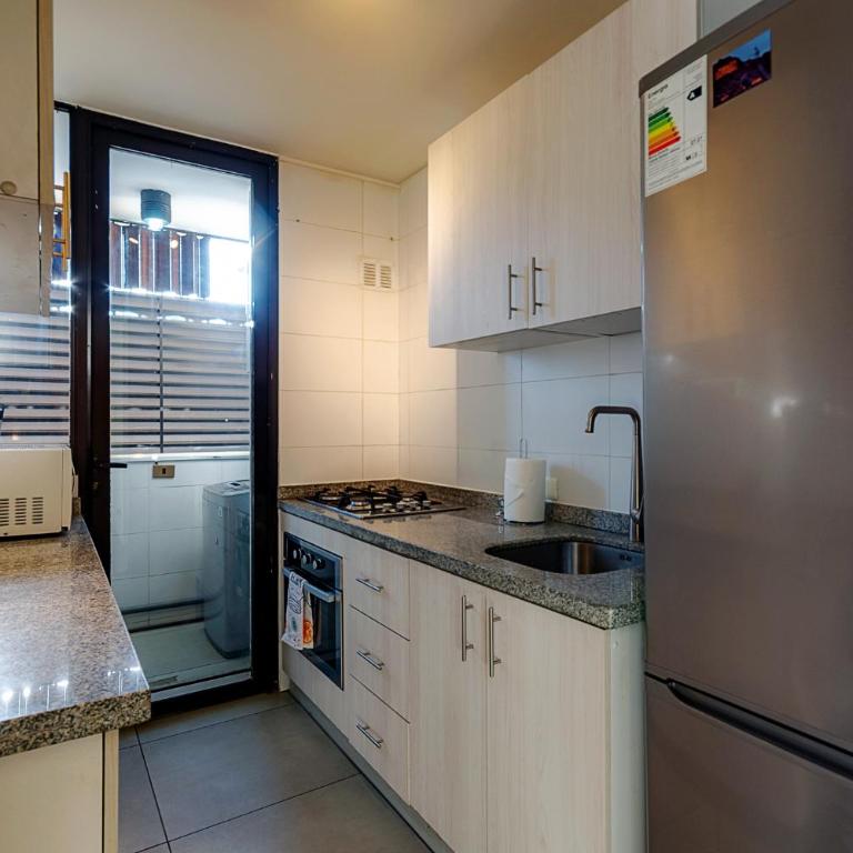 Ubicación y Comodidad a Pasos de Metro Tobalaba - Apartamento de 2 dormitorios - 3