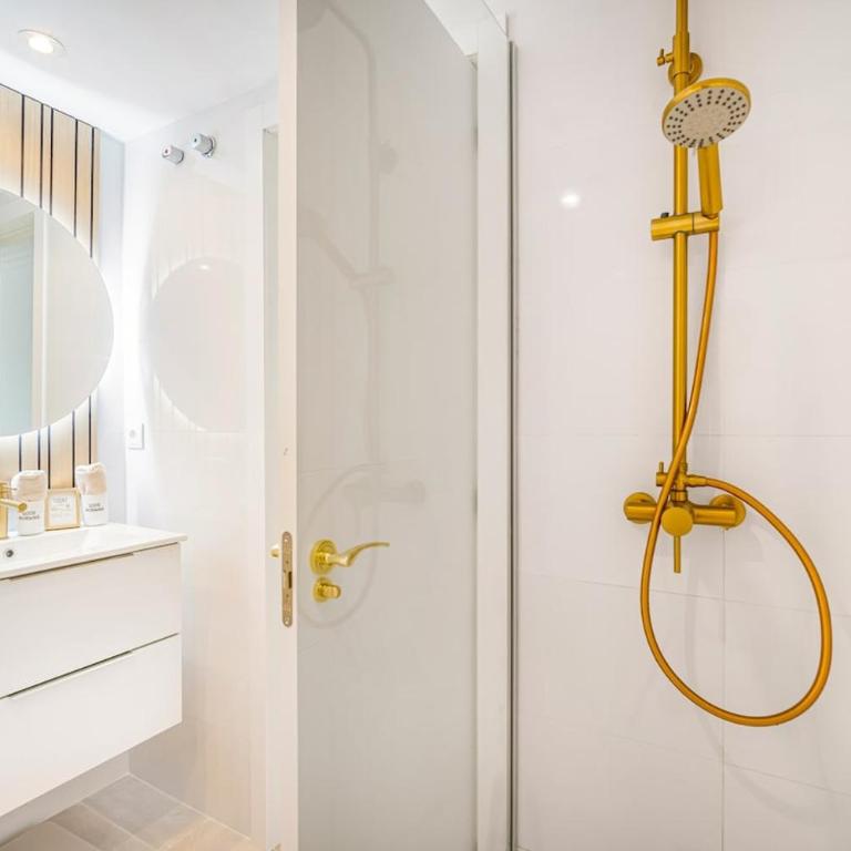 Amazing apartment with sea view in Puerto Banus - Two-Bedroom Apartment - 8
