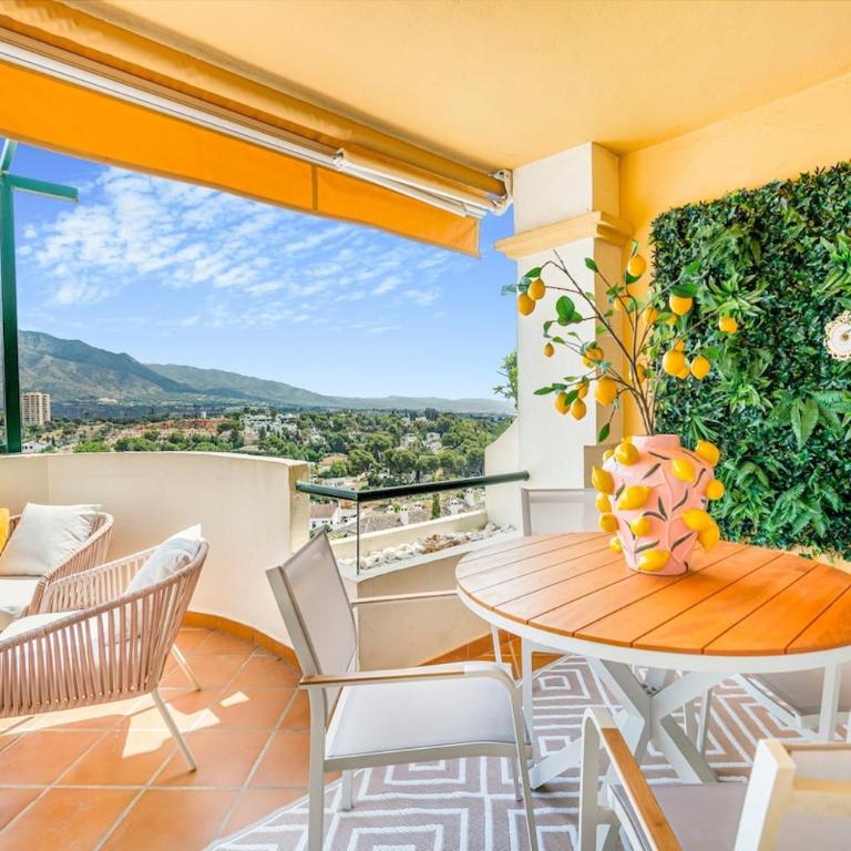 Amazing apartment with sea view in Puerto Banus - Two-Bedroom Apartment - 10