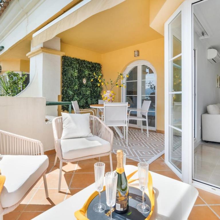 Amazing apartment with sea view in Puerto Banus - Two-Bedroom Apartment - 22