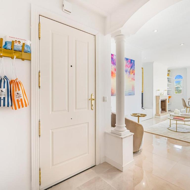 Amazing apartment with sea view in Puerto Banus - Two-Bedroom Apartment - 24