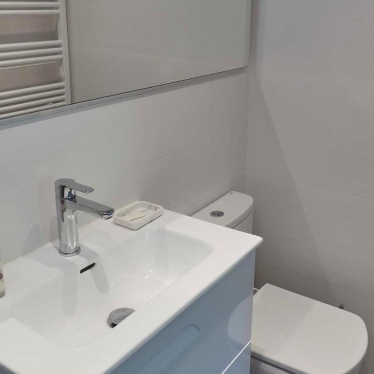 Apartamento en Roses con vistas al mar AV-10 - Two-Bedroom Apartment - 14