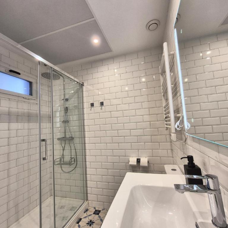 Apartamentos Plaza de España - Studio - 9