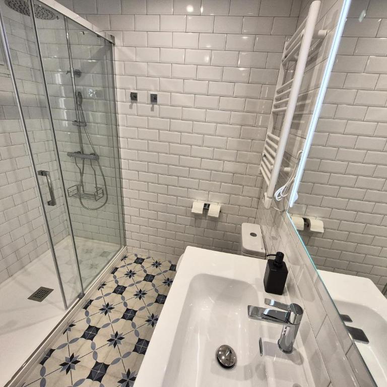 Apartamentos Plaza de España - Studio - 15