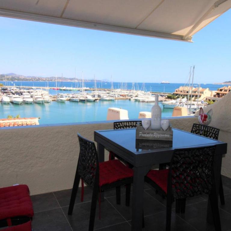 MARCOGNEY - Golfe de St-Tropez - Aux Marines de Cogolin - Appartement climatisé vue sur le port - Appartamento con Vista Mare - 1
