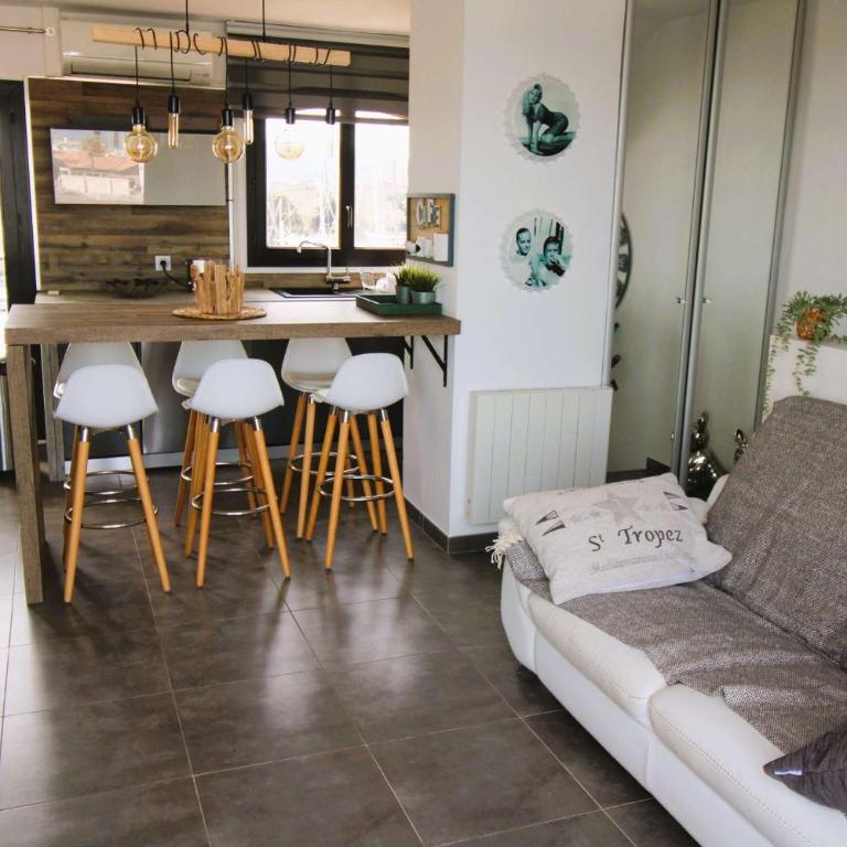 MARCOGNEY - Golfe de St-Tropez - Aux Marines de Cogolin - Appartement climatisé vue sur le port - Appartamento con Vista Mare - 21