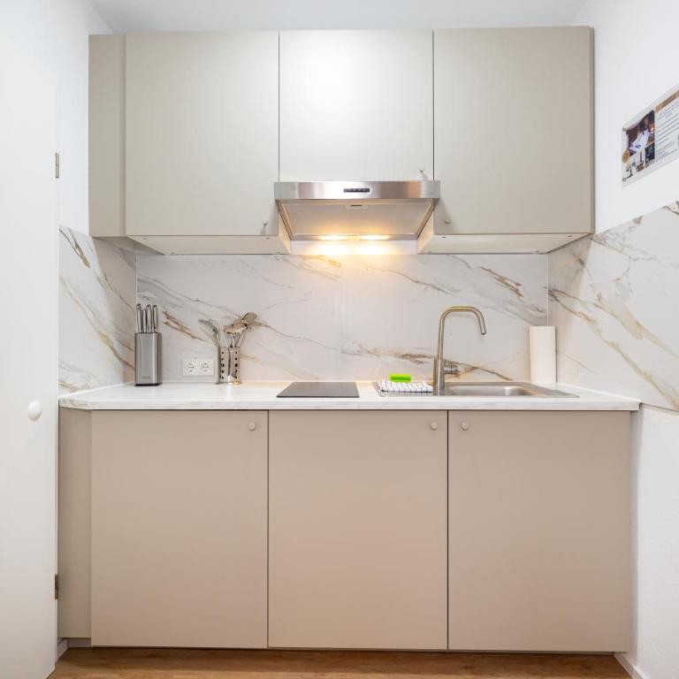 Gemütliche, moderne Ferienwohnung in Stadtnähe - Apartment mit 1 Schlafzimmer und Balkon - 17