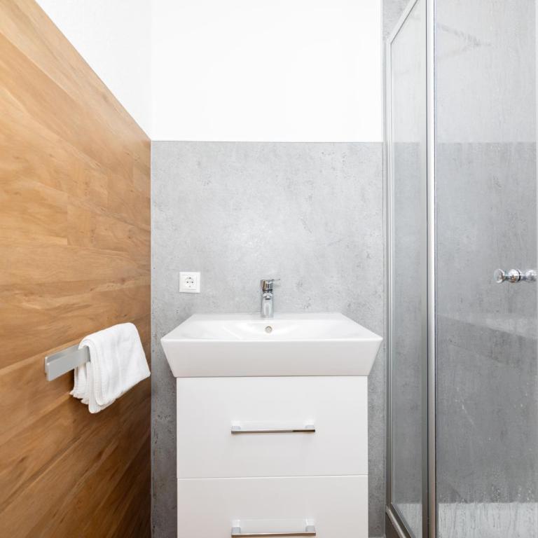 Gemütliche, moderne Ferienwohnung in Stadtnähe - Apartment mit 1 Schlafzimmer und Balkon - 12