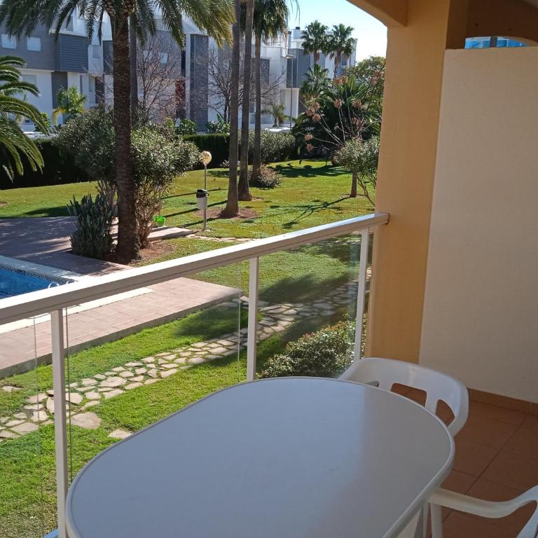 La Riviera - vista piscina- Serviden - Apartamento de 2 dormitorios - 19