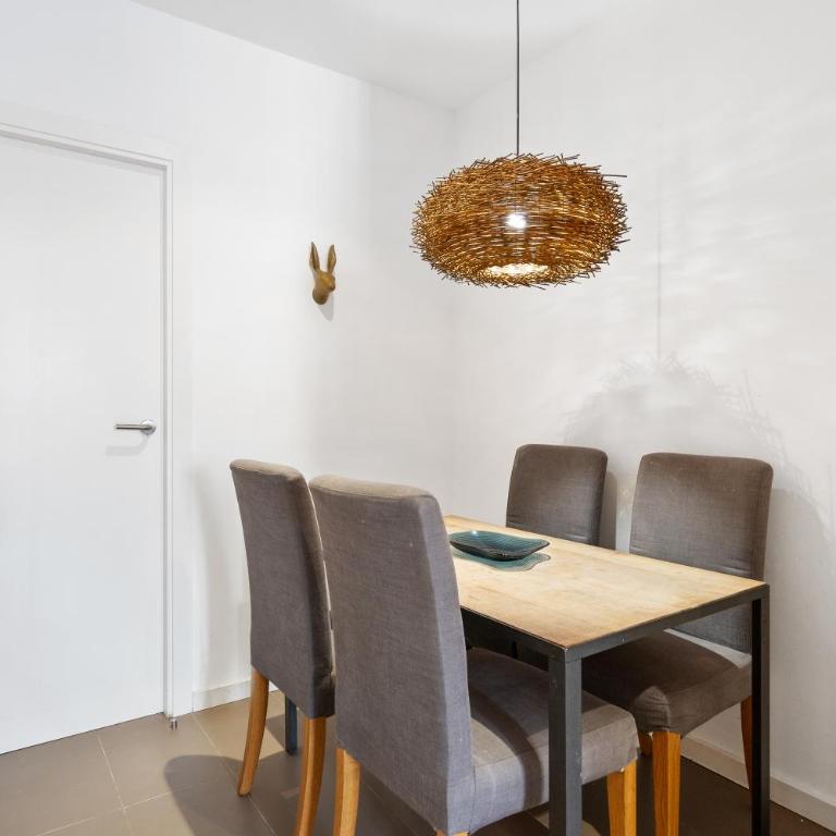 Enrique Granados Apartment - One-Bedroom Standard Apartment - 11