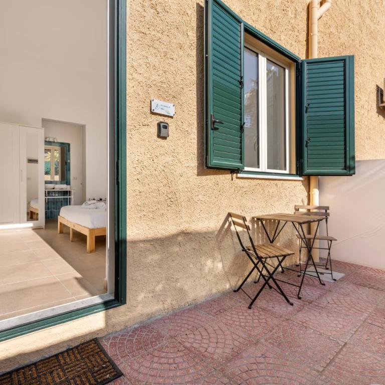 Mondello House - Double Room with Patio - 4