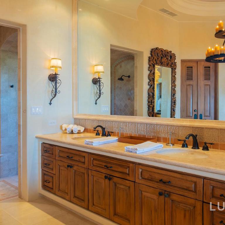 Two Neighboring Villas Fully Staffed in Villas Del Mar, Swimmable Beach! - Superior Villa - 34