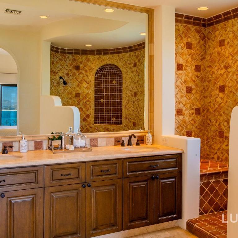 Two Neighboring Villas Fully Staffed in Villas Del Mar, Swimmable Beach! - Superior Villa - 24